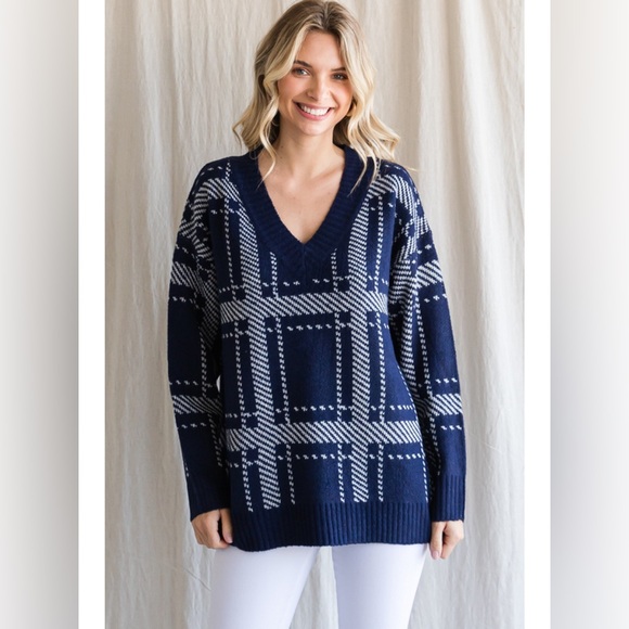 Sweater - Picture 2 of 4